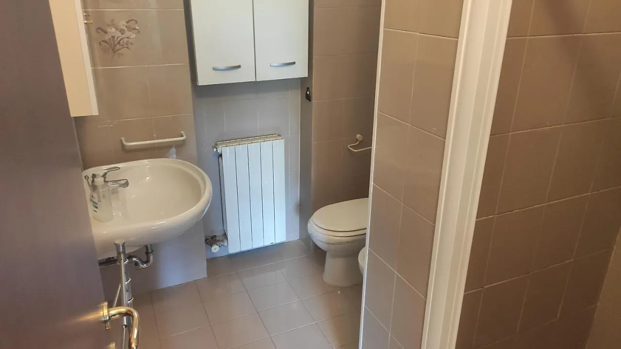 Holiday home Appartamento Vista Lago Con Piscina Sirmione