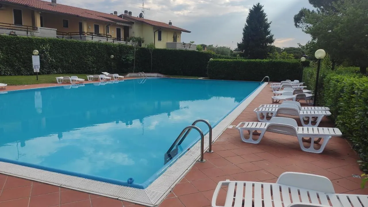 Appartamento Vista Lago Con Piscina Sirmione Italy